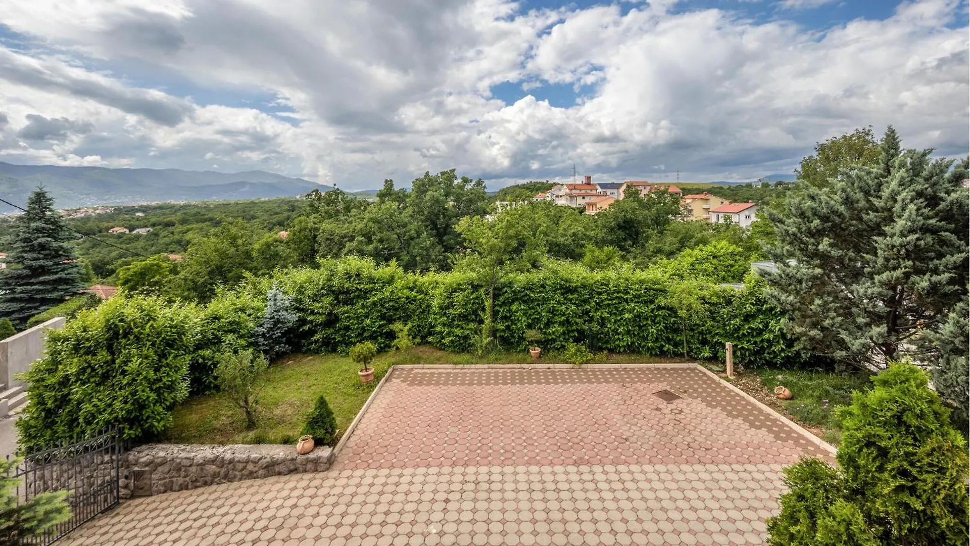 Pet Friendly Home In Marinici With Kitchen